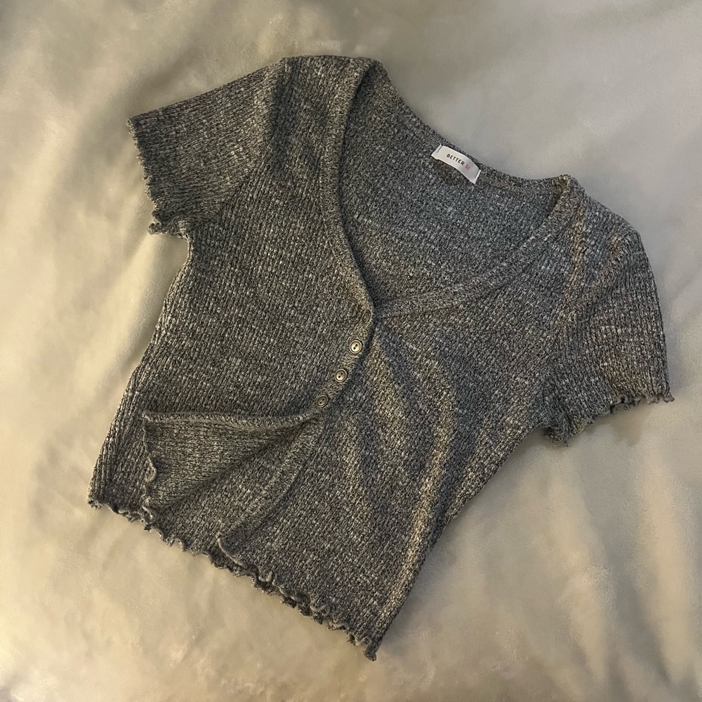 gray ribbed crop top w/ open front